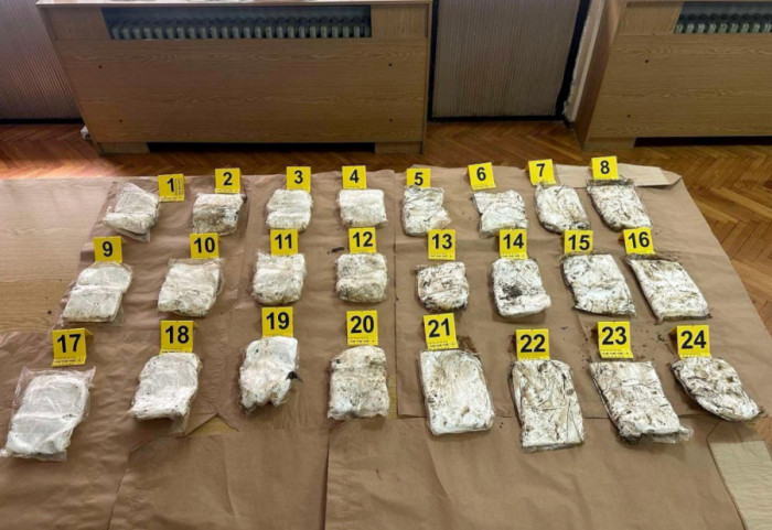 (FOTO) Zaplenjeno 20 kilograma amfetamina u Pančevu: Uhapšen mladić (20)