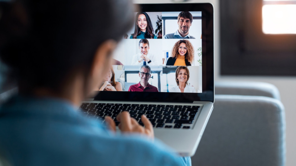 Francuska "proteruje" aplikacije Zoom i Teams iz državnih institucija