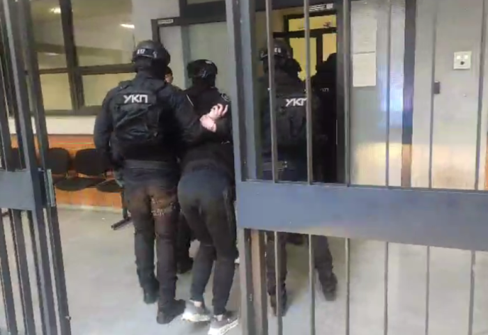 Određen pritvor osumnjičenima za pokušaj iznude: Tražili novac od oštećenih da bi ih zaštitili od "vračarskog klana"