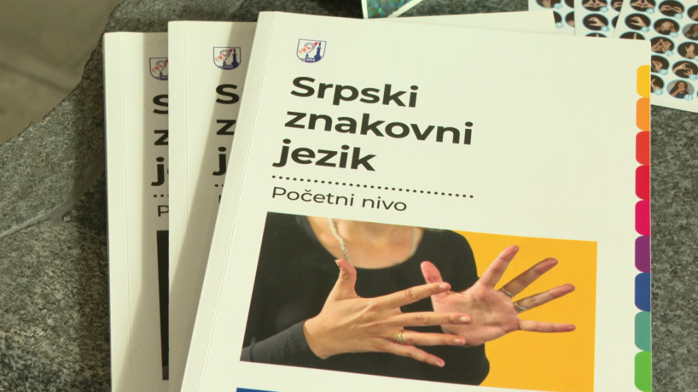 Vek borbe gluvih u Beogradu: Manjka tumača znakovnog jezika, diskriminacija ne jenjava