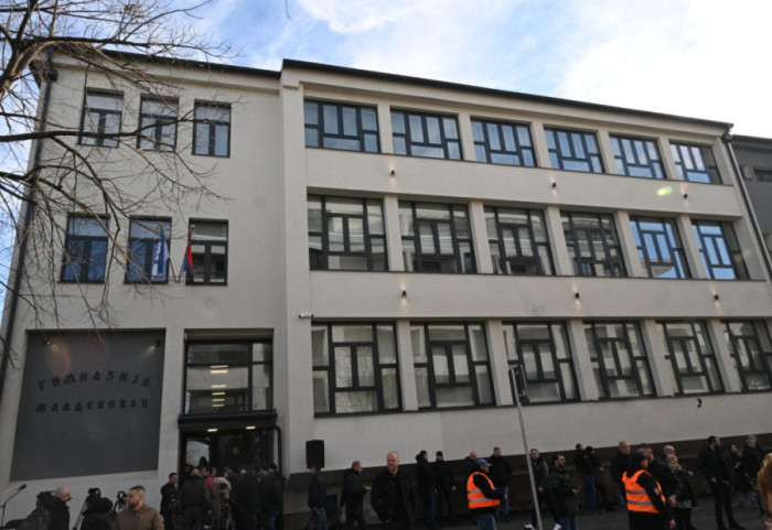 (FOTO) Vučić sa otvaranja rekonstruisane Gimnazije: Gradiće se auto-put od Malog Požarevca do Mladenovca