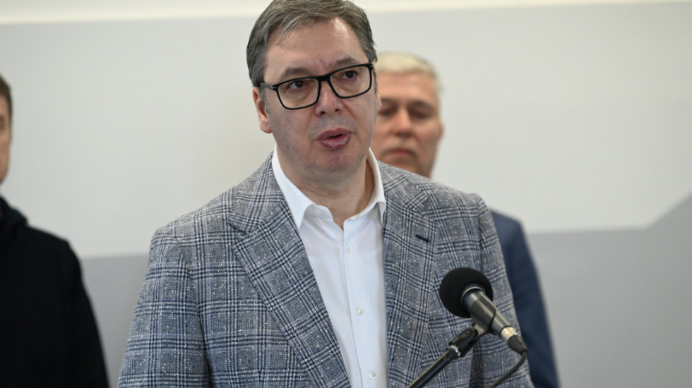 (FOTO) Vučić sa otvaranja rekonstruisane Gimnazije: Gradiće se auto-put od Malog Požarevca do Mladenovca