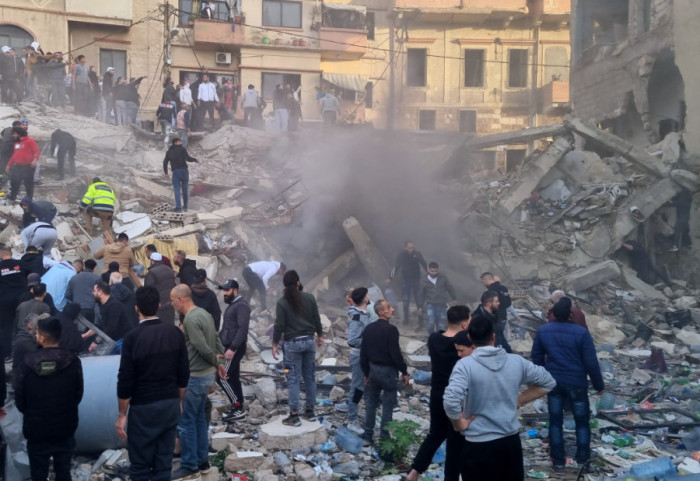 (FOTO) Srušile se dve zgrade u Libanu, najmanje šestoro poginulih