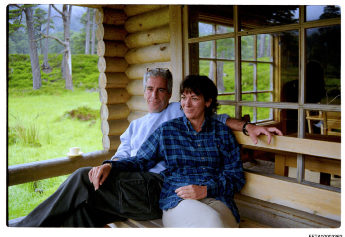 Odbrana Gilejn Maksvel traži da se blokira objavljivanje 90.000 stranica o Epstajnu