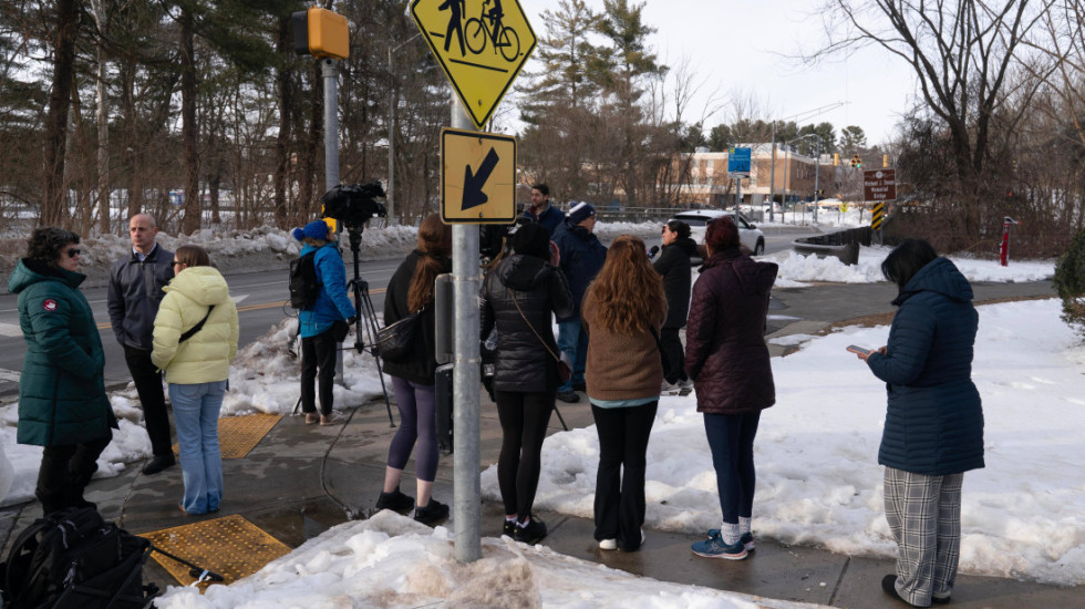 (FOTO) Pucnjava u srednjoj školi u Merilendu, ranjen učenik