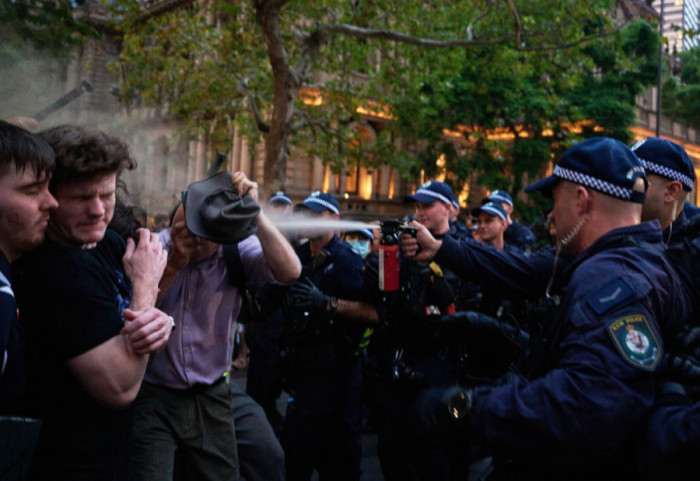 Sukobi demonstranata i policije u Sidneju uoči posete predsednika Izraela, uhapšeno najmanje 27 osoba