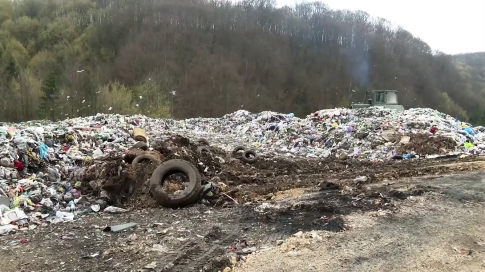 Srbija bez spalionice opasnog otpada: Lekovi, baterije i hemikalije završavaju sa ostalim komunalnim smećem