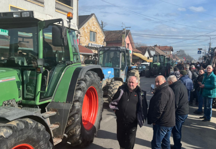 Protesti zbog mleka, sistem bez rešenja, stručnjaci upozoravaju na krizu agrara: "Gasimo požar, a strategija je propala"
