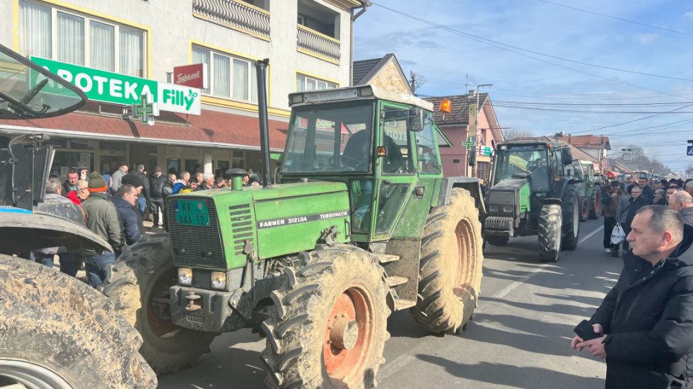 Poljoprivrednici traže da se stopira uvoz proizvoda, Vučić poručuje da su zahtevi nerealni