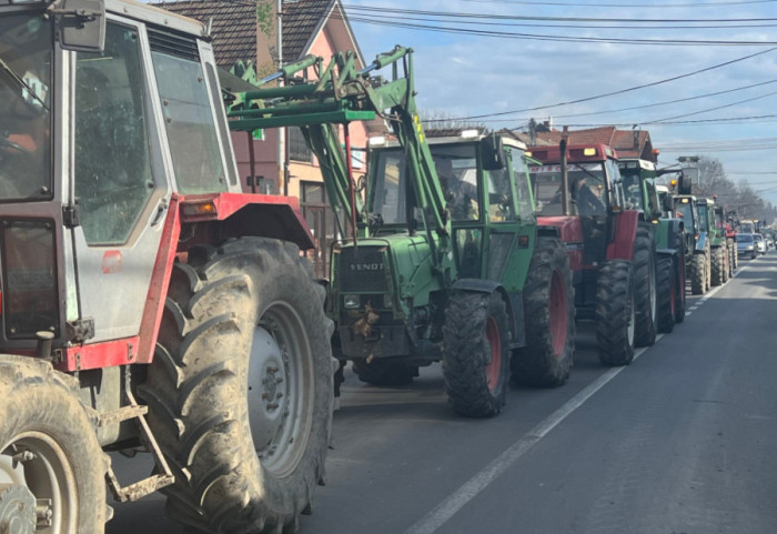 Protest proizvođača mleka u više gradova: Blokirano nekoliko raskrsnica i regionalnih puteva