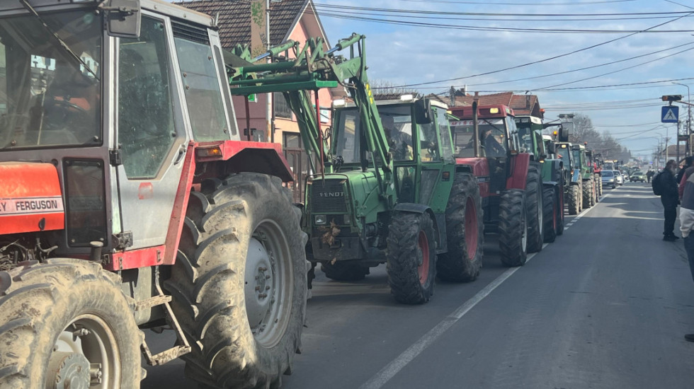Protest proizvođača mleka u više gradova: Blokirano nekoliko raskrsnica i regionalnih puteva