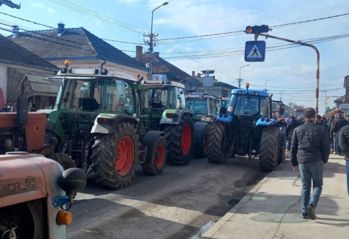 Blokade ili dijalog: Poljoprivrednici za radikalizaciju protesta, resorno ministarstvo tvrdi da nudi konkretna rešenja