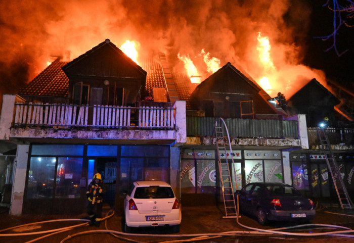 (FOTO) Eksplozija u Budimpešti: Četiri osobe poginule, više od 20 povređeno u stambenom kompleksu