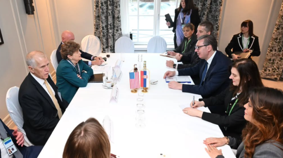 Vučić na marginama Minhena razgovarao sa američkim senatorima i komesarkom za proširenje EU Martom Kos