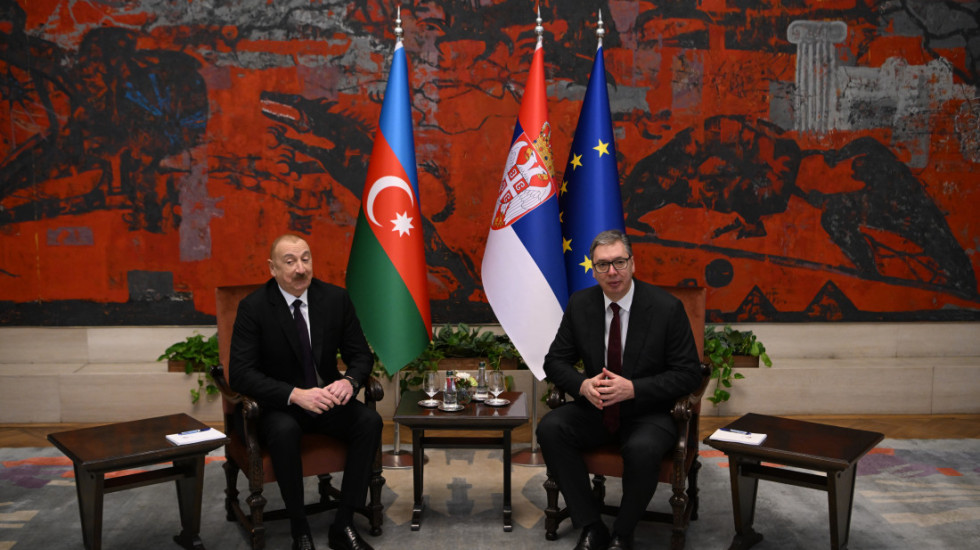 (FOTO/VIDEO) Predsednik Azerbejdžana u poseti Srbiji: Svečani doček ispred Palate Srbija, sastanak sa Vučićem