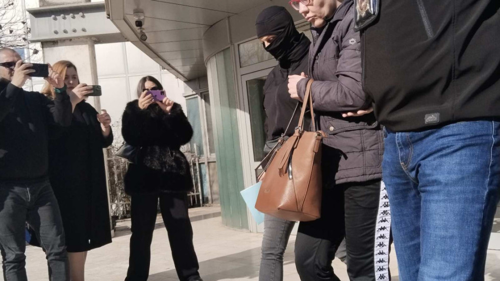 Bivšoj crnogorskoj ministarki Vesni Bratić produžene mere nadzora: "Nije mogla da se seti lozinke na telefonu"