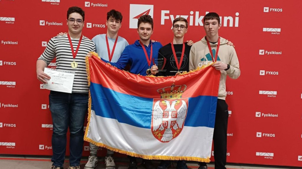 (FOTO) Zlato za Srbiju u Pragu: Tim Matematičke gimnazije pobednik najvećeg evropskog takmičenja u fizici