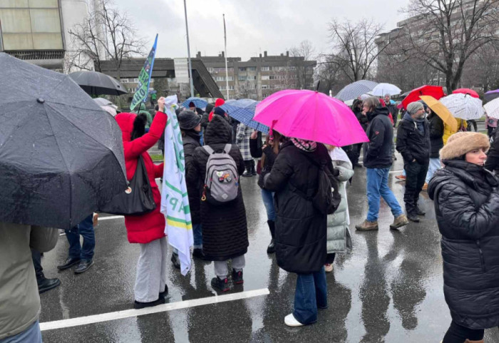 Protest kod parka Ušće zbog planiranog akvarijuma: Raspoređen veliki broj policajaca pod opremom