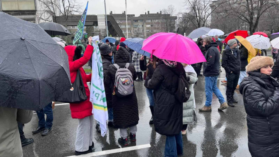 Protest kod parka Ušće zbog planiranog akvarijuma: Raspoređen veliki broj policajaca pod opremom