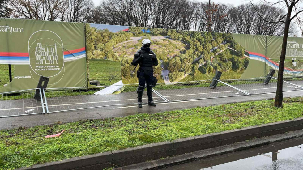 Protest kod parka Ušće zbog planiranog akvarijuma: Raspoređen veliki broj policajaca pod opremom