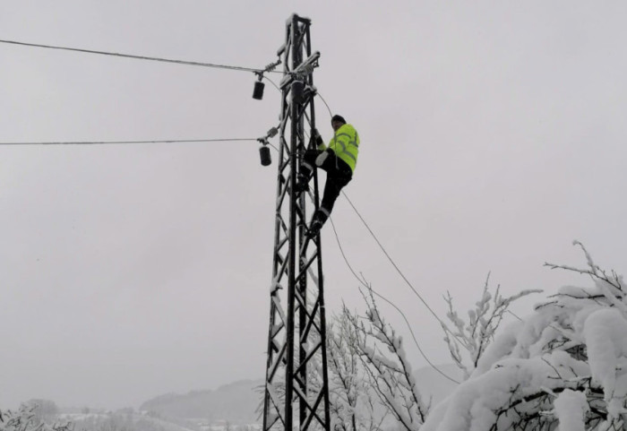 Vidović (Sektor za vanredne situacije): Evakuisali smo 24 osobe iz zaglavljenih vozila u snegu, ima problema sa strujom