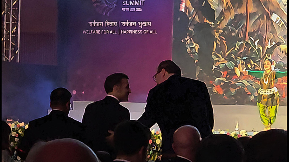 "Susreti koji nam pomažu da gradimo poverenje": Vučić u društvu Makrona na večeri koju je organizovao premijer Indije