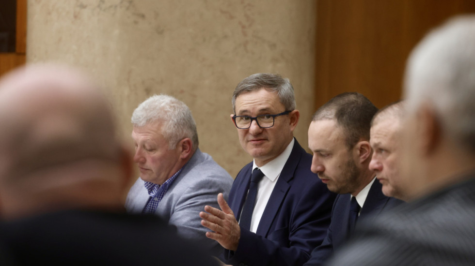 Glamočić sa poljoprivrednicima: U narednim nedeljama uvodimo oznaku "100 odsto iz Srbije"