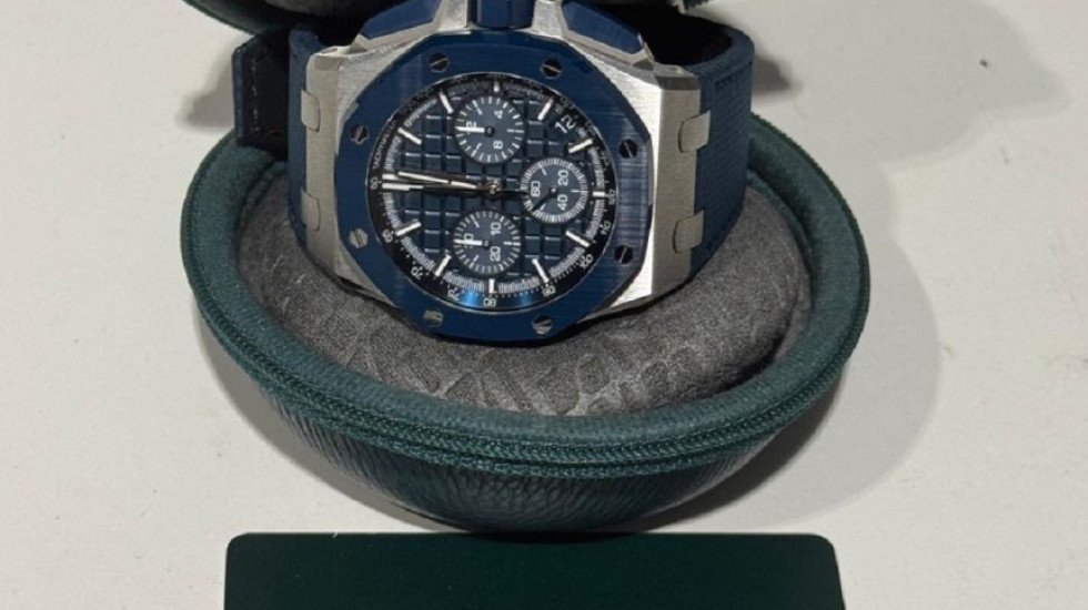 (FOTO) Carinici otkrili neprijavljen časovnik vredan više od 40.000 evra