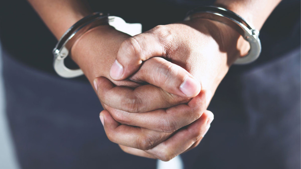 Provalili u kuću mladića, tukli ga, ukrali novac i pobegli: Uhapšen muškarac (36) iz Čačka, za drugim se traga