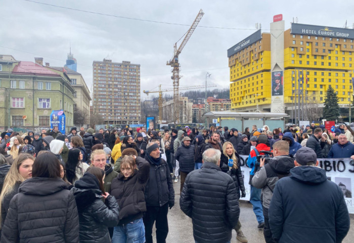 Istraga tramvajske nesreće u Sarajevu: Snimci, kritike i zahtevi za ostavkom