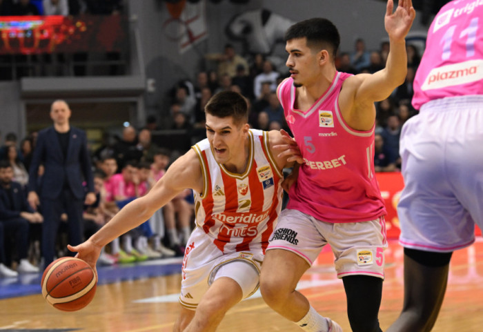 Evroliga kaznila Crvenu zvezdu sa 7.500 evra zbog incidenata navijača na meču protiv Efesa