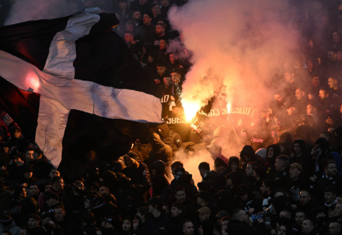 Tuča navijača u Rakovici pred "večiti derbi", koristili palice i baklje