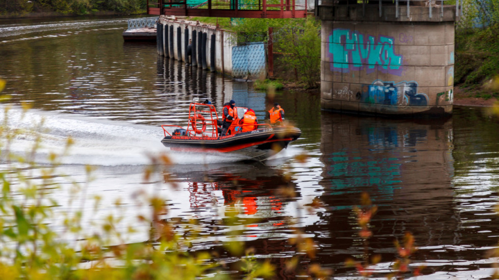Na Uni se prevrnuo čamac: Migrant poginuo, traje velika potraga