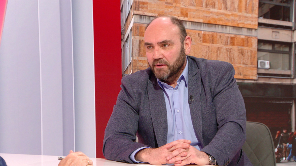 Panović u Sintezi: Studentski pokret mobilisao deo neopredeljenih, vlast smenu ne može da prihvati ni kao ideju