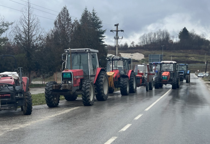 Protest poljoprivrednika ušao u 17. dan, blokirane desetine puteva širom Srbije