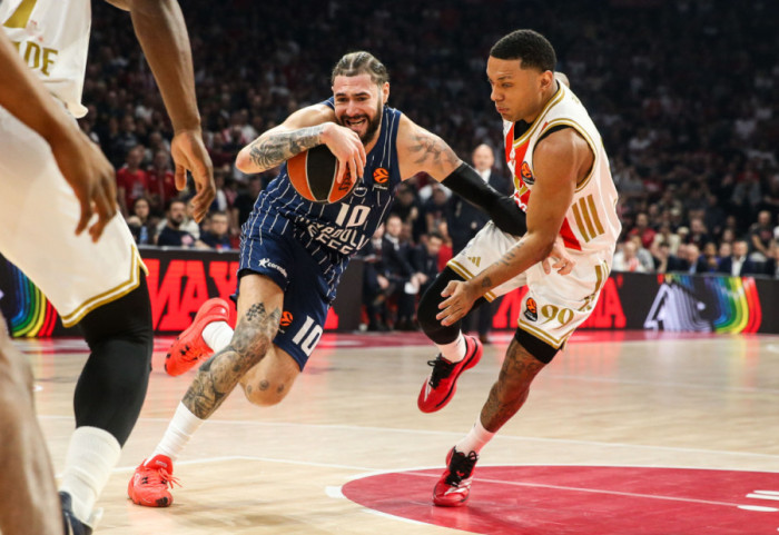 Zvezda pobedila Efes u Evroligi, briljirao Batler sa sedam trojki