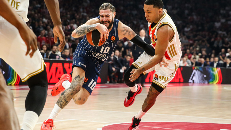 Zvezda pobedila Efes u Evroligi, briljirao Batler sa sedam trojki