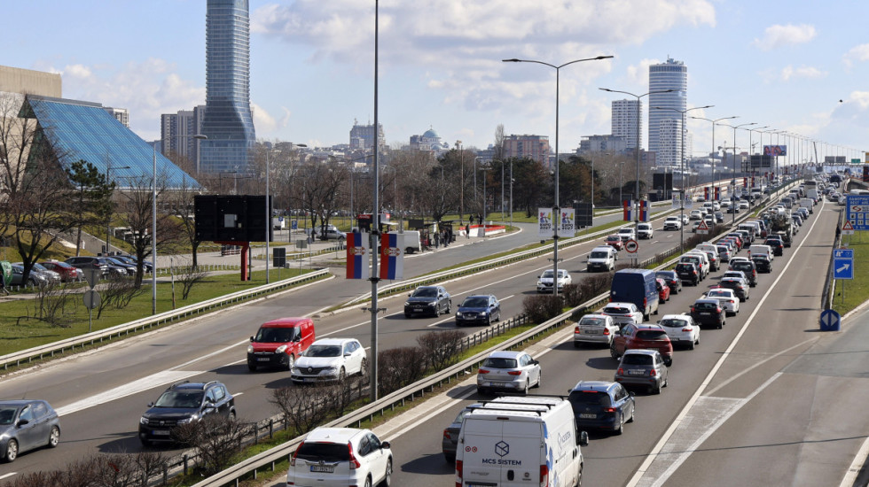 Bezbednost i vožnja u suprotnom smeru: "Sistem obuke vozača nedovoljno razvijen, bodlje na putevima rešile bi probleme"