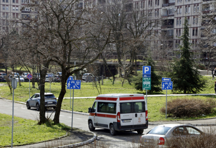 Hitna pomoć: Muškarac uboden nožem na okretnici tramvaja na Zvezdari