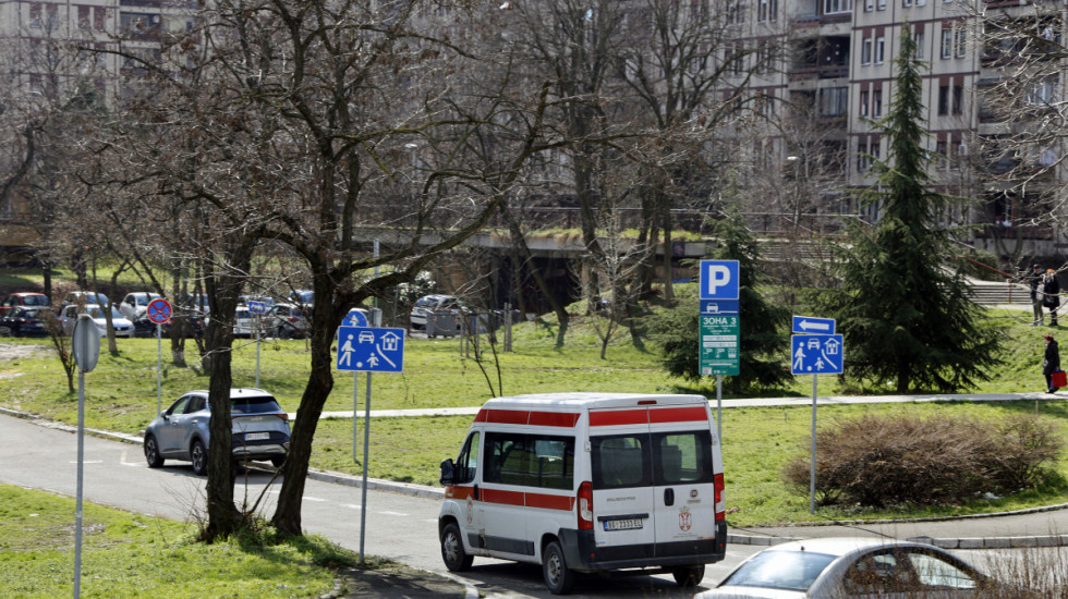 Hitna pomoć: Muškarac uboden nožem na okretnici tramvaja na Zvezdari