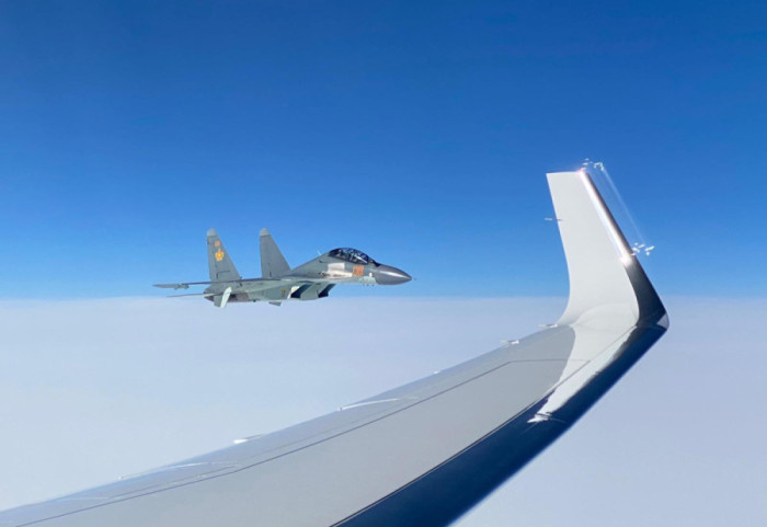 (VIDEO) Vučićev avion u vazdušnom prostoru Kazahstana sačekali lovci "suhoji"