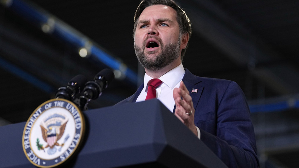 (FOTO) Vens: Razgovori sa Iranom dobro prošli, ali ne mogu da imaju nuklearno oružje