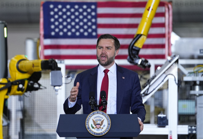 Vens o predsedniku SAD: Tramp je odličnog zdravlja, spreman sam da preuzmem njegovo mesto ako mu se nešto desi