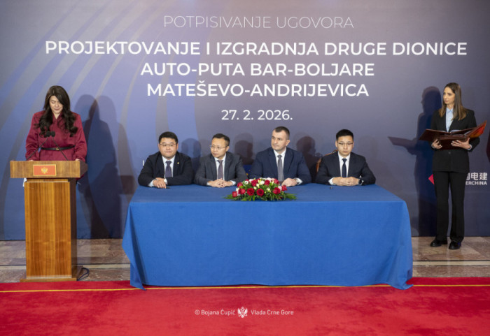 (FOTO) Potpisan ugovor: Kinezi grade drugu deonicu auto-puta u Crnoj Gori vrednu skoro 700 miliona evra