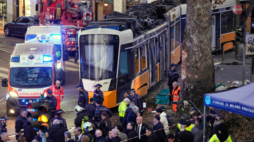 (FOTO) Tramvaj iskočio iz šina u Milanu: Poginulo najmanje dvoje, 38 povređeno