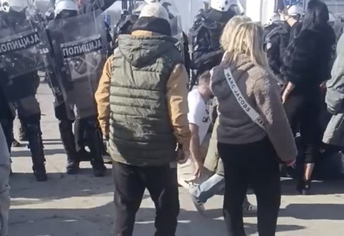 Poljoprivrednik Zlatko Kokanović prevezen u bolnicu: Više osoba privedeno na graničnom prelazu Šepak