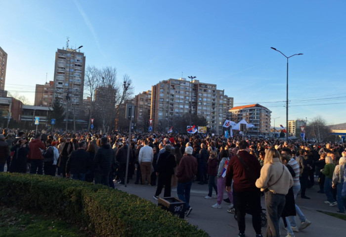 (FOTO/VIDEO) Studenti i građani protestuju u Nišu, stigli na centralni gradski trg