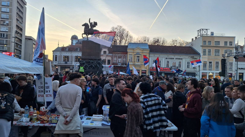 (FOTO/VIDEO) Studenti i građani protestuju u Nišu, stigli na centralni gradski trg