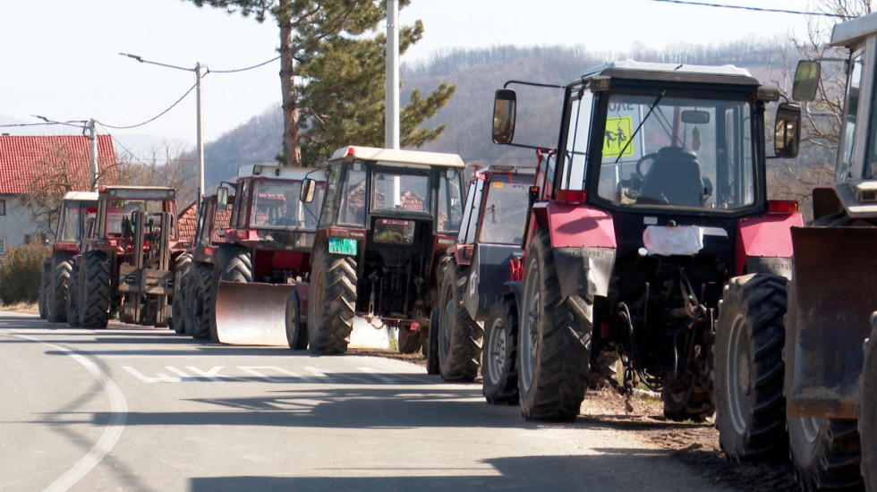Šapčani organizovali protest podrške poljoprivrednicima uhapšenim na blokadi u Badovincima