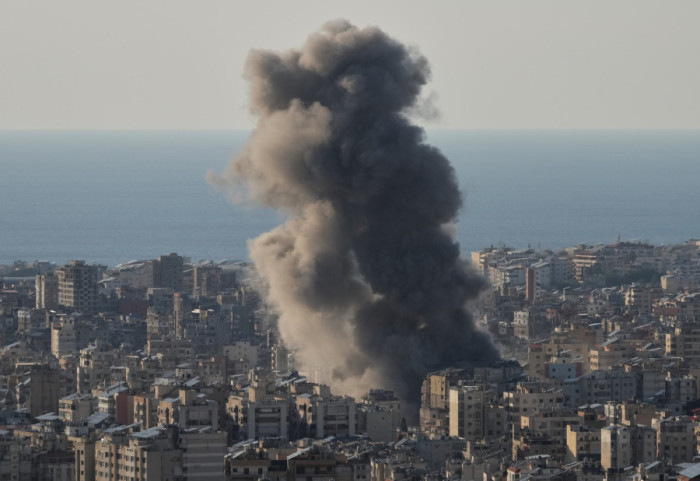 (VIDEO) Sukob na Bliskom istoku: Supruga Hamneija podlegla povredama, napadnut Bejrut, Iran neće pregovarati sa SAD